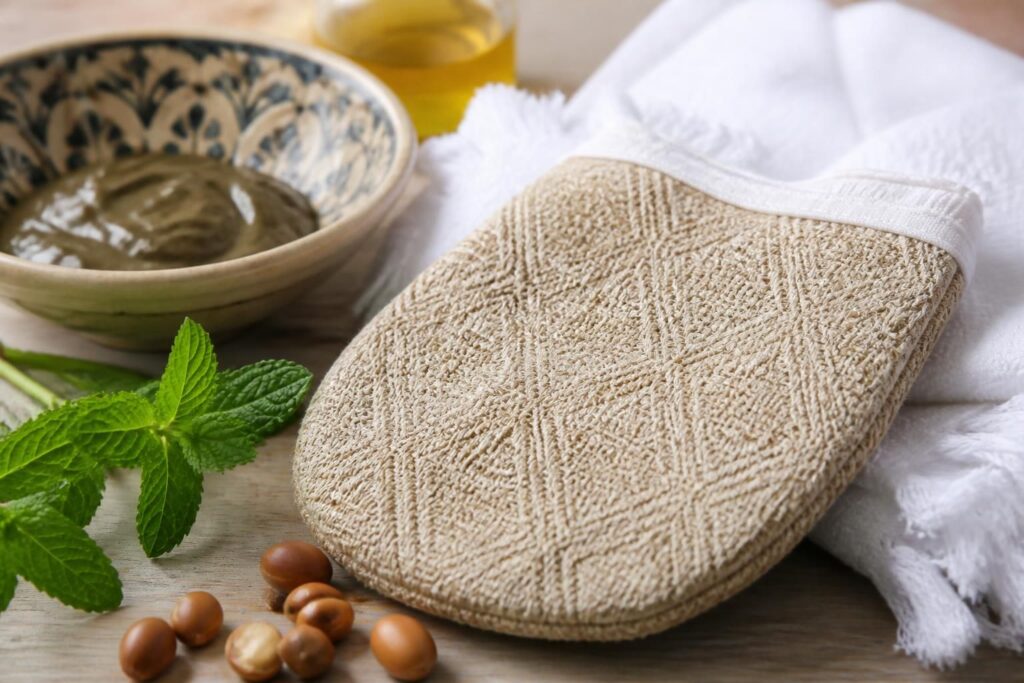 découvrez pourquoi le gant marocain est le choix idéal pour un gommage efficace et doux, offrant à votre peau un exfoliation naturelle et un éclat renouvelé.